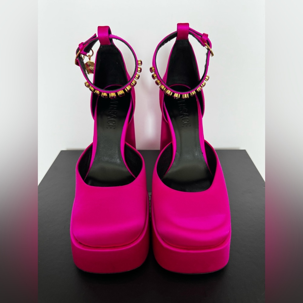 NEW Versace Medusa Aevitas pink satin platform pumps sz 7 $1,175 - Picture 10 of 16